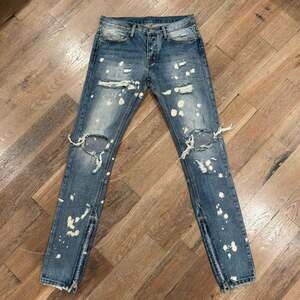 mnml M1 Splash Denim Paint Splatter Distressed Zipper Ankle Jeans